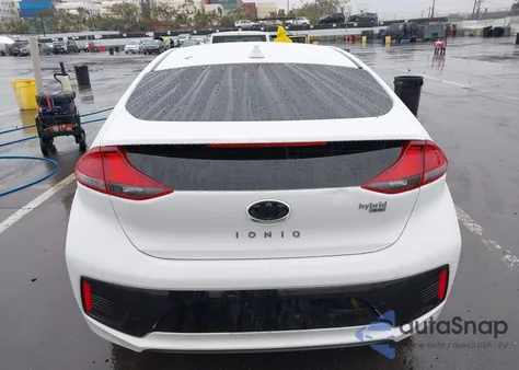 2017 Hyundai Ioniq Hybrid Blue z USA, uszkodzony, nr VIN KMHC65LC4HU031265